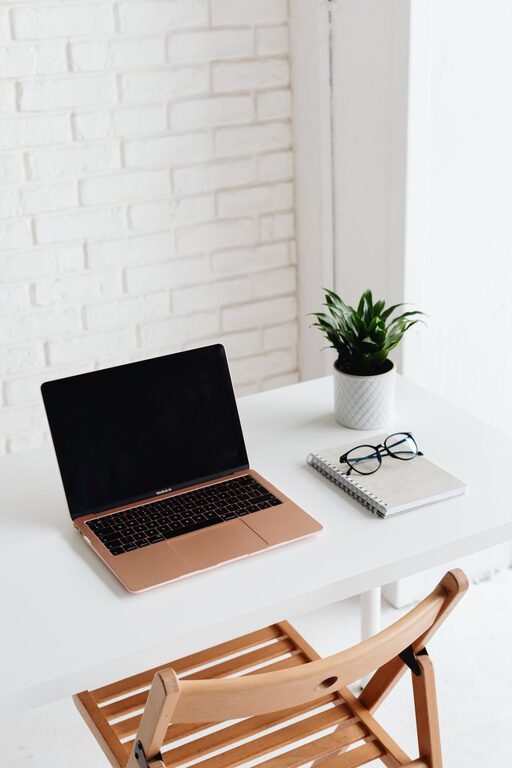Tips for Organizing a Clutter-Free Home Office to Boost Productivity and Comfort
